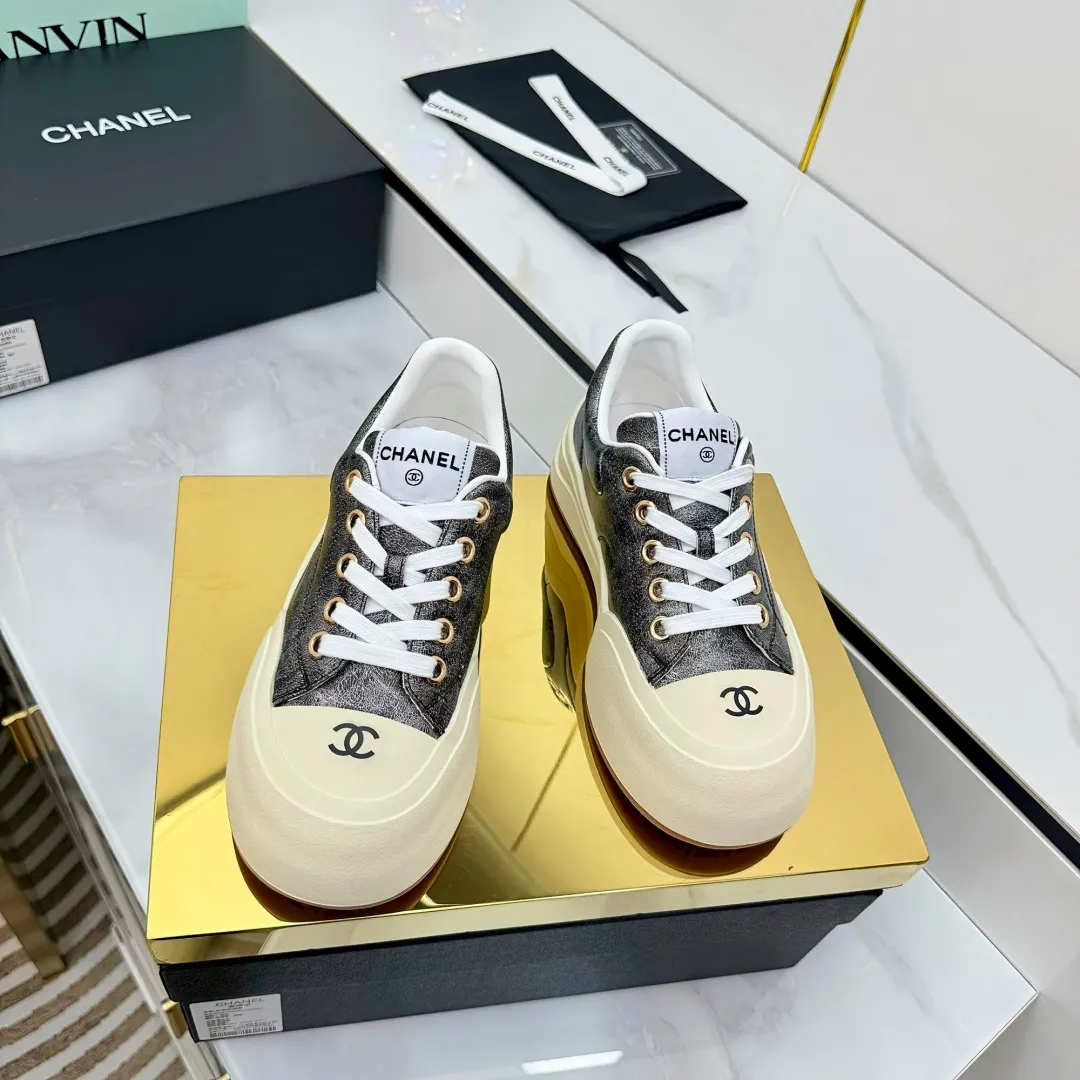 👟👟Ex-factory price 600👟👟 Chanel bread shoes ~ original calfskin panda shoes Chanel 25C latest hot style panda black and white sports shoes casual sneakers Xiaoxiang hot item classic black and white panda color coco girls must pay Fabric: original custom mixed sheepskin lining: original imported breathable mesh lining outsole: Original molded rubber + TPU combination Size: Women's 35-41 👉 👉 👉
